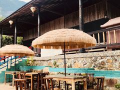 -天门沟九州驿站树上汤泉