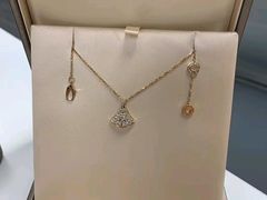 -小飞侠奢侈品回收 寄卖 养护(宝山宝龙广场店)