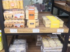 面包甜点陈列柜-爱心面包(建设中路店)