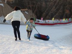 -采薇庄园四季滑雪场
