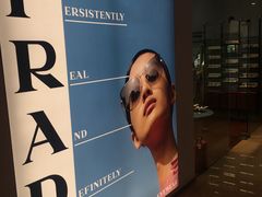 -LensCrafters亮视点·OAKLEY精选(静安嘉里中心店)