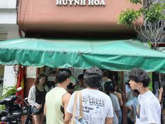 -Bánh Mì Huynh Hoa