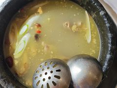 -鲁朗纳麦石锅鸡庄园