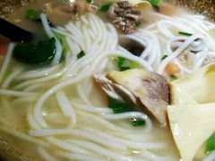 -蒙自源米线大王(东站店)