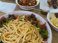 -歹歹的加个面过油肉拌面