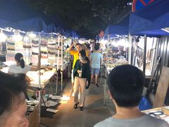-吴山路夜市
