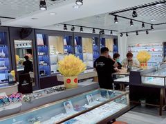 -宏宇眼镜蔡司依视路折扣店(兆佳眼镜城店)