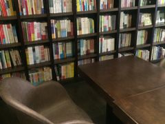 -钟书阁(松江泰晤士小镇店)