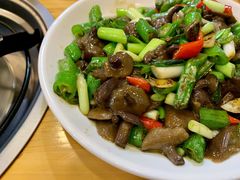 炒牛肝菌-榕江牛瘪牛肉火锅