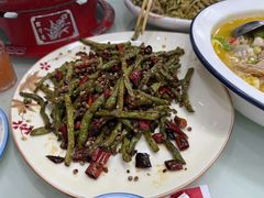 -老码头黑皮肘子锅包肉熏酱水饺(文政街店)