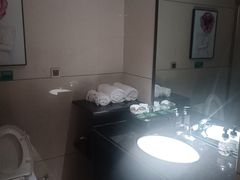 -华海酒店(茂名高铁站店)