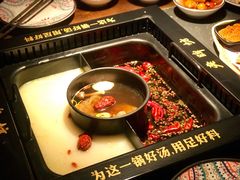 -老牌坊云南鱼豆花火锅(哈西万达店)