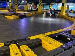 -极限PLAY运动娱乐新世界·团建派对潮玩休闲馆·室内蹦极高空游乐园