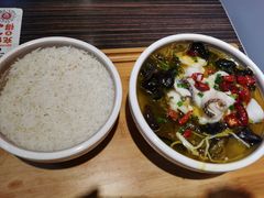 金汤酸菜鱼-72街荷叶饭(东方宝泰广场店)