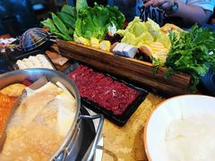 经典时蔬十二味-手选潮汕鲜活牛肉火锅(二七广场店)