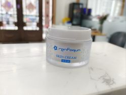 -靓芙泉专研痘痘肌