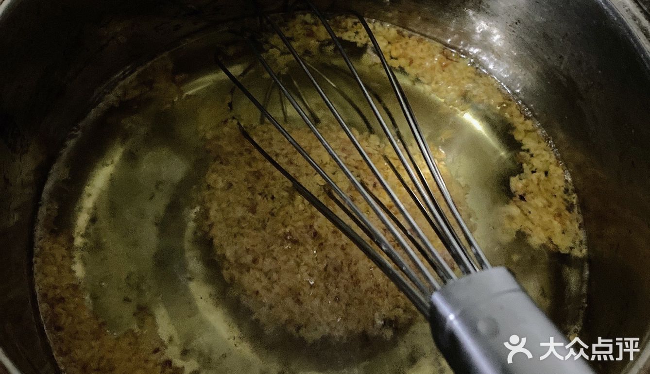 一次性杯子，马蹄粉，水，白糖