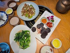 -娜仁图雅蒙古美食村(33小镇店)