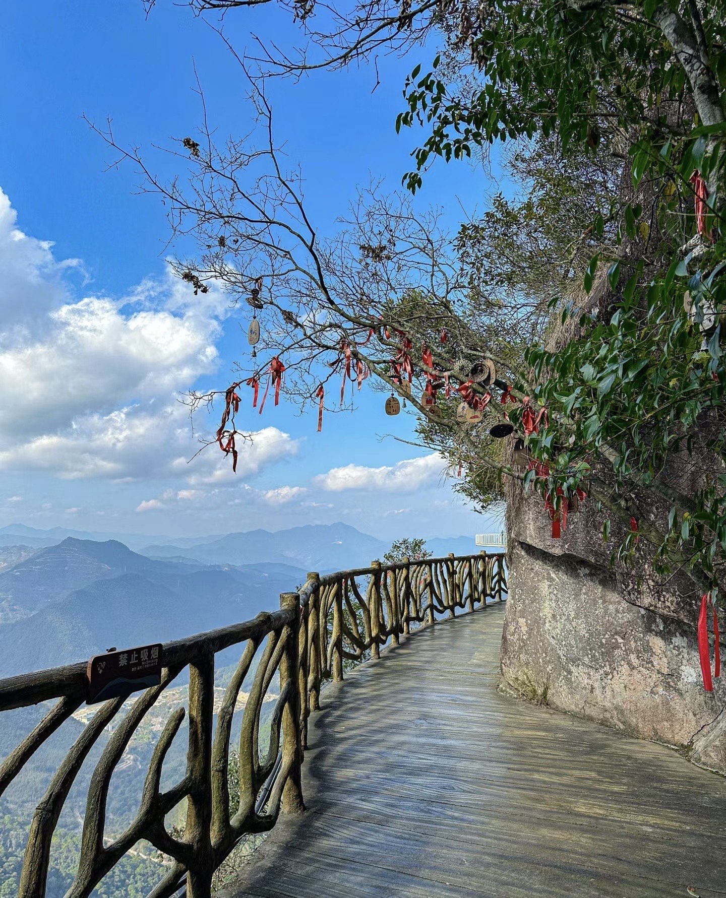 罗定石牛山风景区图片