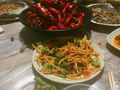 -巴厘龙虾·榜首油焖大虾(音乐学院·沿江酒馆店)