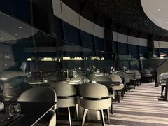 -亚洲国际大酒店·云顶阁旋转自助餐厅