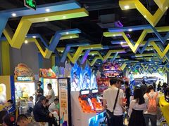 -反斗乐园π·电玩·高空拓展·蹦床(龙华天虹店)