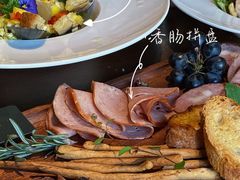 哈尔滨香肠拼盘-上古咖啡ShadowCafe&Reastaurant(哈尔滨中央大街店)