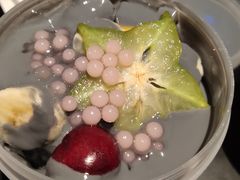 网红水泥灰酸奶-溪边姑娘·拉丝酸奶水果捞(春熙路店)