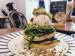牛油果蘑菇菠菜水波蛋-AFS Cafe & Canteen(闽江二路店)