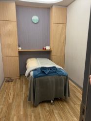 -PE SALON 