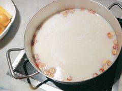 -尚尚仙·酸汤猪手·猪肚鸡火锅(华联万柳购物中心店)