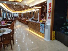 大堂-晶莹品鲜.顺德鱼生.特色桑拿菜