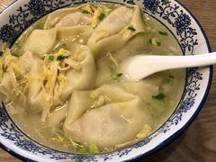 鸡汤三鲜大馄饨-绿杨馄饨店(湖滨新天地店)