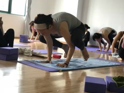 -亚太瑜伽普拉提学院