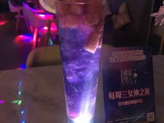 -樱花里音乐餐吧·牛扒椰子鸡(东圃店)