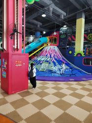-欧酷世界动力星球(王府井奥莱UP TOWN店)