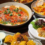 西大街新开的这家餐厅环境太好了 沿河而建