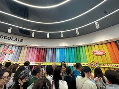 -m豆巧克力世界(上海世茂广场店)