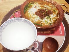 铜锅肉酱米线-妈妈故事米线(市府恒隆店)