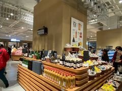 面包甜点陈列柜-七鲜超市(瑞虹天地太阳宫店)