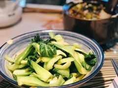 上海青炒油渣-俏九州·小炒黄牛肉(华润万象汇店)