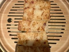 腊味萝卜糕-囍凤楼·粤菜·点心·火锅(温特莱店)