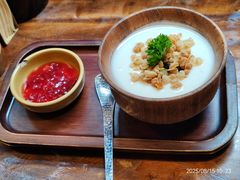 -银米·云南传统过桥米线(双廊黑金冠店)