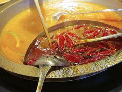 -靓寨酸汤火锅(时尚天河东一街店)