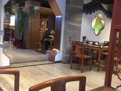 -亮亮面馆(经六路店)