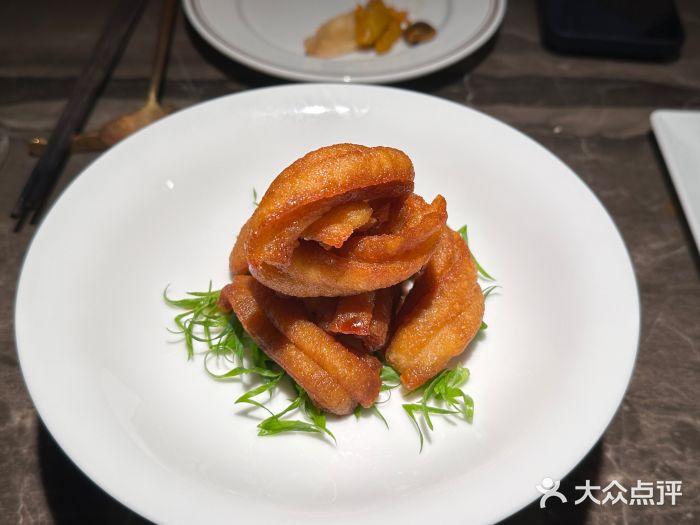 新荣记(BFC外滩金融中心店)黄金脆带鱼图片