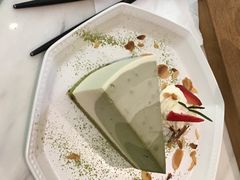 -彳亍咖啡·这里(水湾路店)