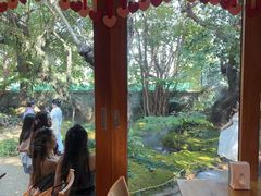 -Chom Cafe and Restaurant