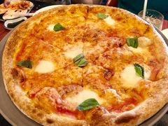 马苏里拉披萨-WOLFGANG PUCK KITCHEN & BAR(迪士尼小镇店)