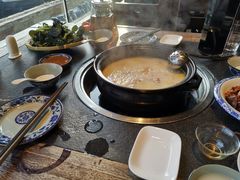 -大匠工房古船木艺术餐厅·猪肚鸡专门店(长白仙岛店)